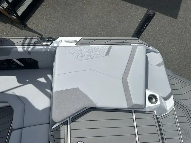 Slide: The Image of Nautique Super Air Nautique GS20 2025 - 11