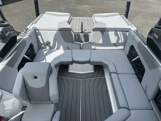 Slide: The Image of Nautique Super Air Nautique GS20 2025 - 14