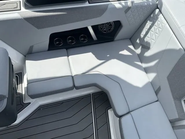 Slide: The Image of Nautique Super Air Nautique GS20 2025 - 15