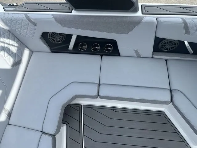 Slide: The Image of Nautique Super Air Nautique GS20 2025 - 17