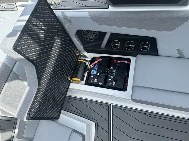 Slide: The Image of Nautique Super Air Nautique GS20 2025 - 18