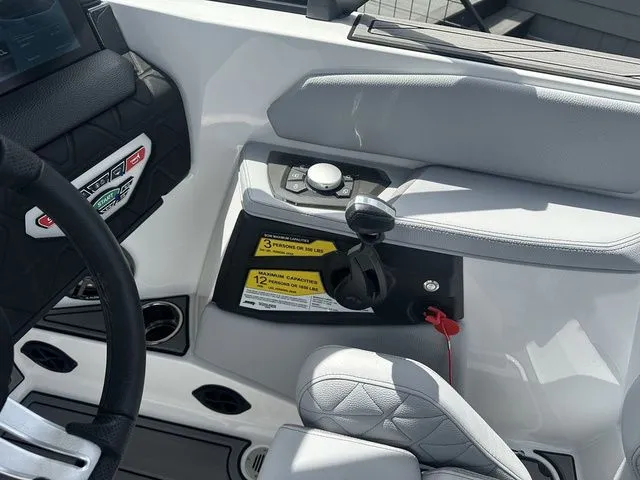 Slide: The Image of Nautique Super Air Nautique GS20 2025 - 23