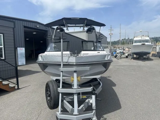 Slide: The Image of Nautique Super Air Nautique GS20 2025 - 3