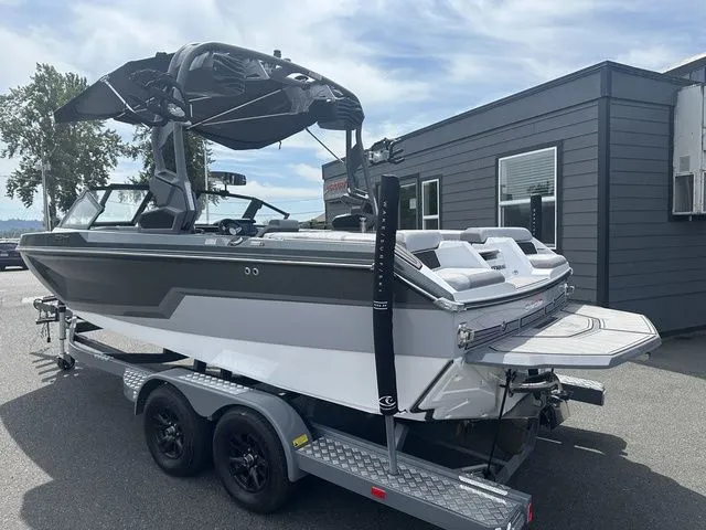 Slide: The Image of Nautique Super Air Nautique GS20 2025 - 5