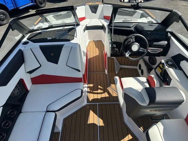 Slide: The Image of Nautique Super Air Nautique S21 2024 - 10