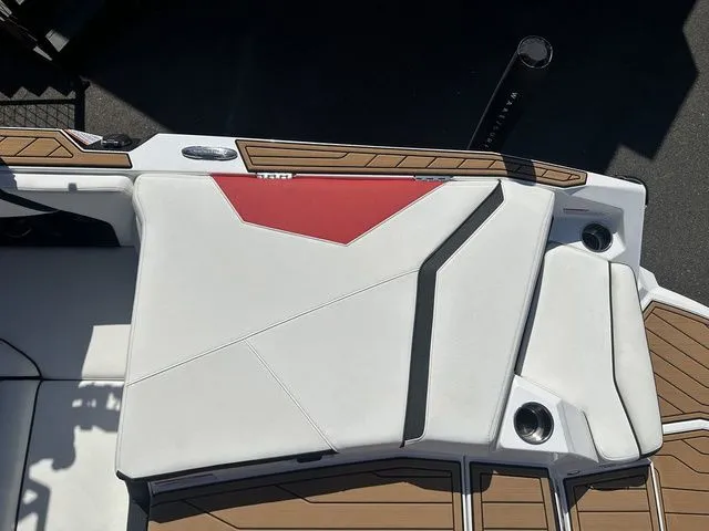 Slide: The Image of Nautique Super Air Nautique S21 2024 - 13