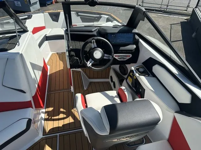 Slide: The Image of Nautique Super Air Nautique S21 2024 - 16