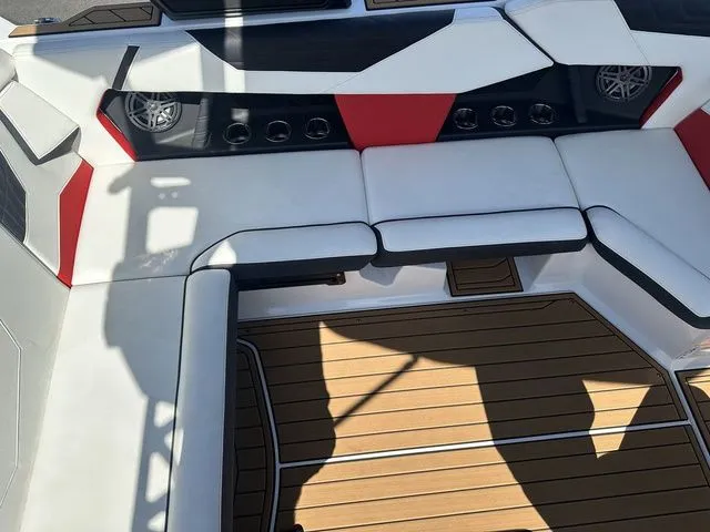 Slide: The Image of Nautique Super Air Nautique S21 2024 - 20