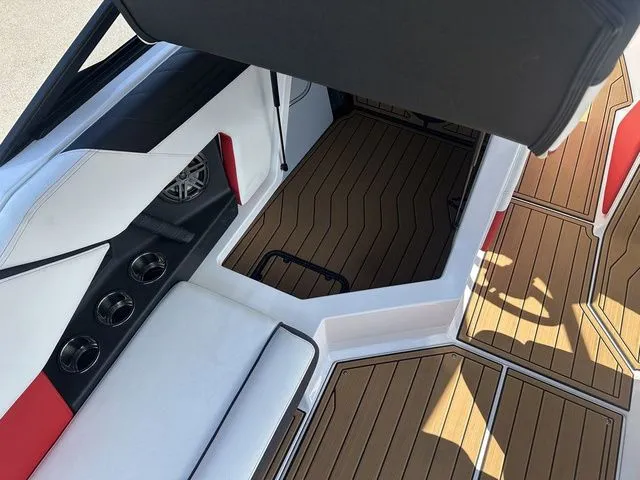 Slide: The Image of Nautique Super Air Nautique S21 2024 - 21