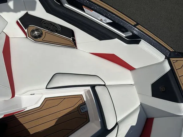 Slide: The Image of Nautique Super Air Nautique S21 2024 - 27