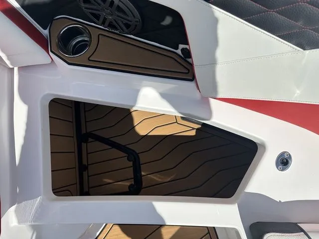 Slide: The Image of Nautique Super Air Nautique S21 2024 - 28
