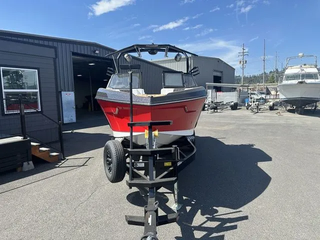 Slide: The Image of Nautique Super Air Nautique S21 2024 - 3