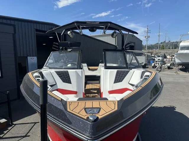Slide: The Image of Nautique Super Air Nautique S21 2024 - 4