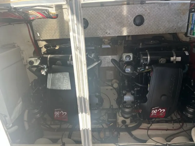 Slide: The Image of Maxum 3300 SCR 2001 - 12