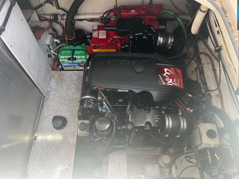 Slide: The Image of Maxum 3300 SCR 2001 - 13