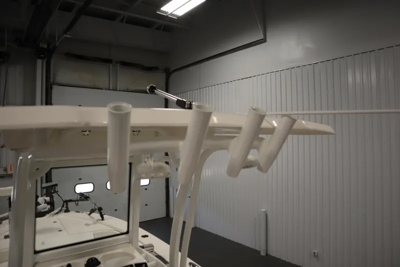 Slide: The Image of Robalo 246 Cayman 2022 - 52