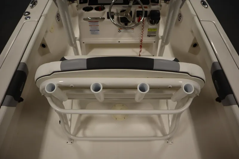 Slide: The Image of Robalo 246 Cayman 2022 - 53