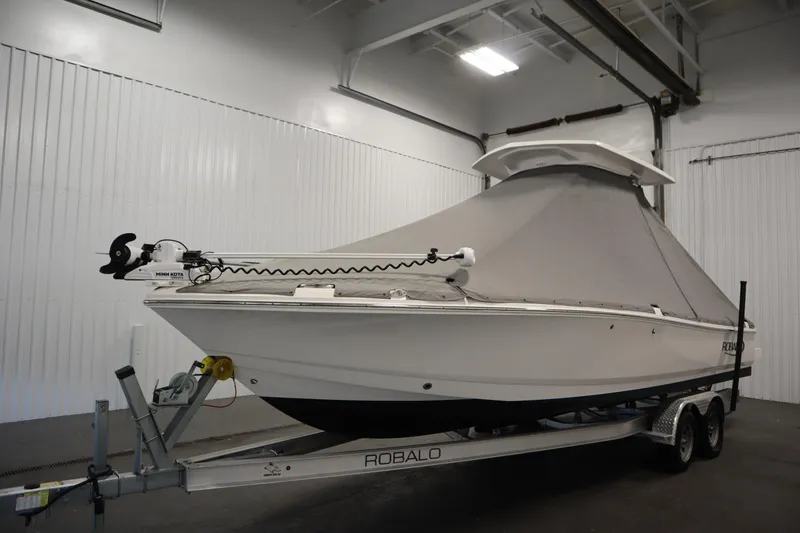 Slide: The Image of Robalo 246 Cayman 2022 - 75