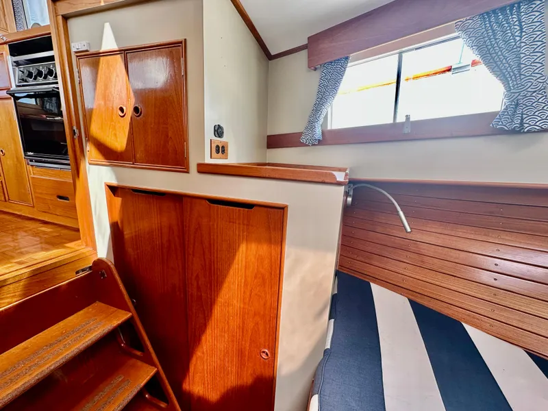 Slide: The Image of Grand Banks 42 Classic 1989 - 52