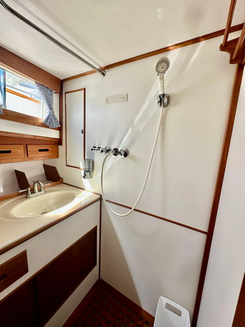 Slide: The Image of Grand Banks 42 Classic 1989 - 55