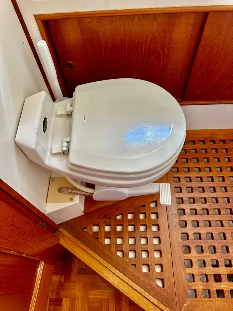 Slide: The Image of Grand Banks 42 Classic 1989 - 57