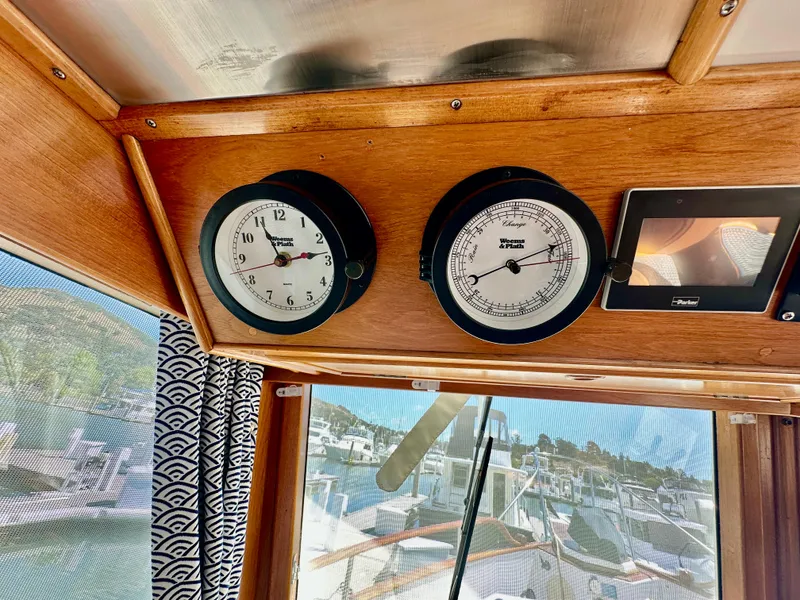 Slide: The Image of Grand Banks 42 Classic 1989 - 79