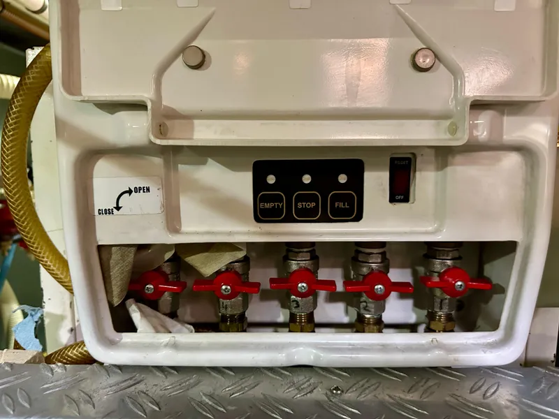 Slide: The Image of Grand Banks 42 Classic 1989 - 93