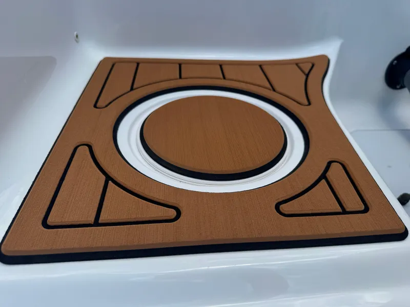 Slide: The Image of Teak-style deck pad on 2019 Sea Hunt Ultra 275 SE boat. - 14