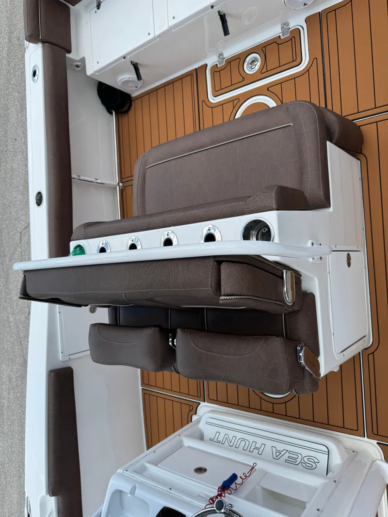 Slide: The Image of Sea Hunt Ultra 275 SE 2019 - 52