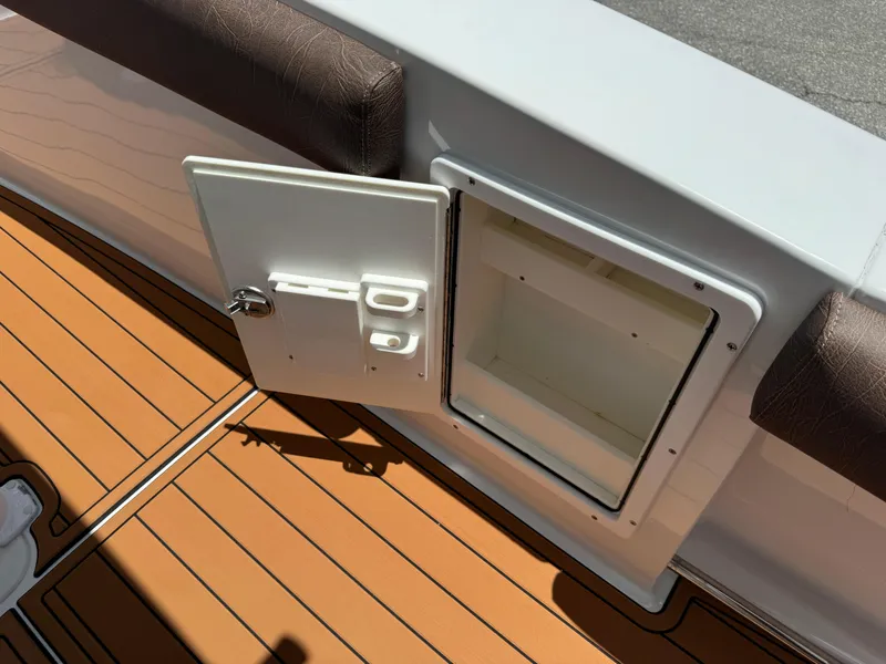 Slide: The Image of Sea Hunt Ultra 275 SE 2019 - 59