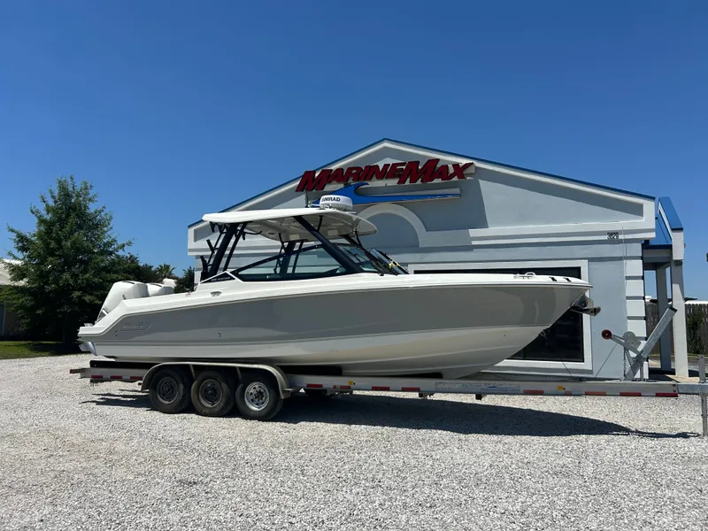 Slide: The Image of Boston Whaler 280 Vantage 2026 - 2
