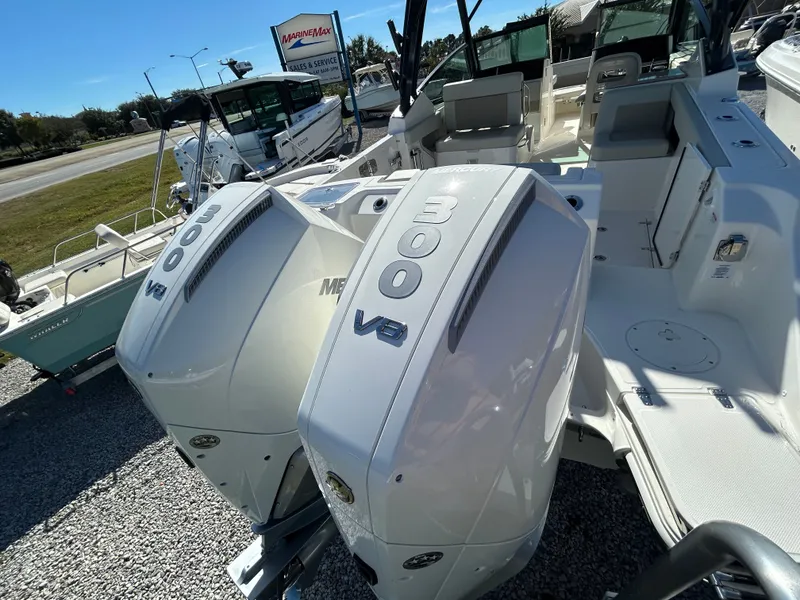Slide: The Image of Boston Whaler 280 Vantage 2026 - 5