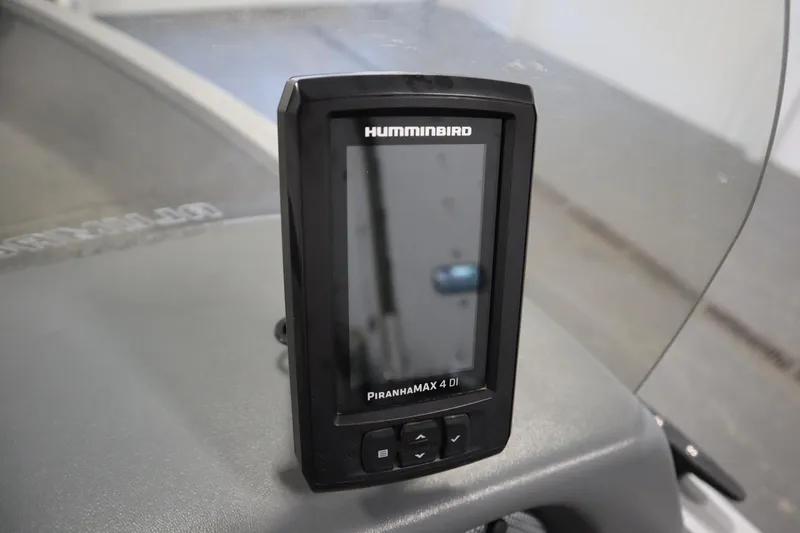 Slide: The Image of Humminbird PiranhaMAX 4 DI fish finder on 2013 Alumacraft 165 Classic SC boat. - 29