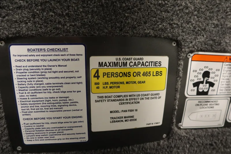 Slide: The Image of 2018 Tracker Panfish 16 capacity plate showing maximum capacity and boater's checklist. - 19