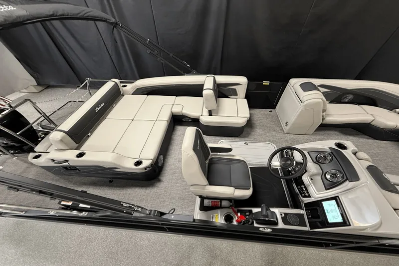 Slide: The Image of Barletta Cabrio 22 U 2026 - 11