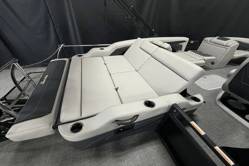 Slide: The Image of Barletta Cabrio 22 U 2026 - 24