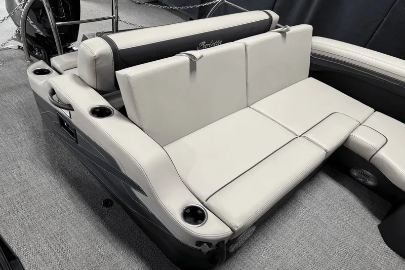 Slide: The Image of Barletta Cabrio 22 U 2026 - 25