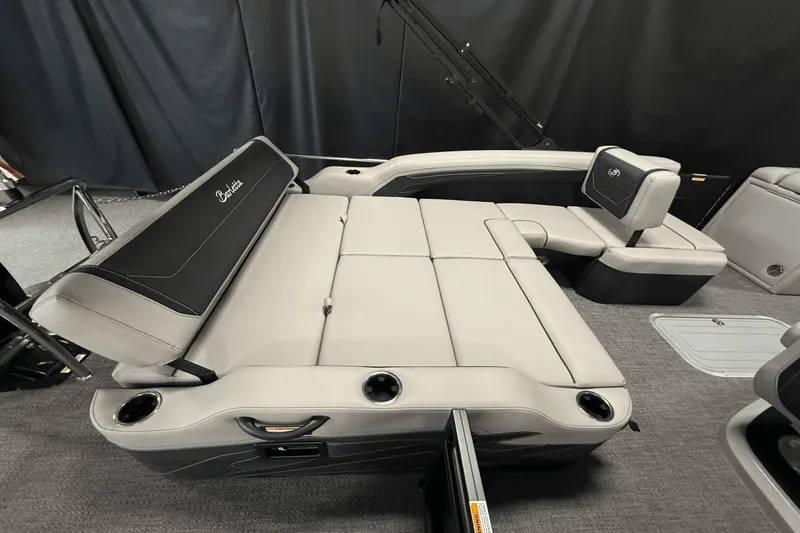 Slide: The Image of Barletta Cabrio 22 U 2026 - 26