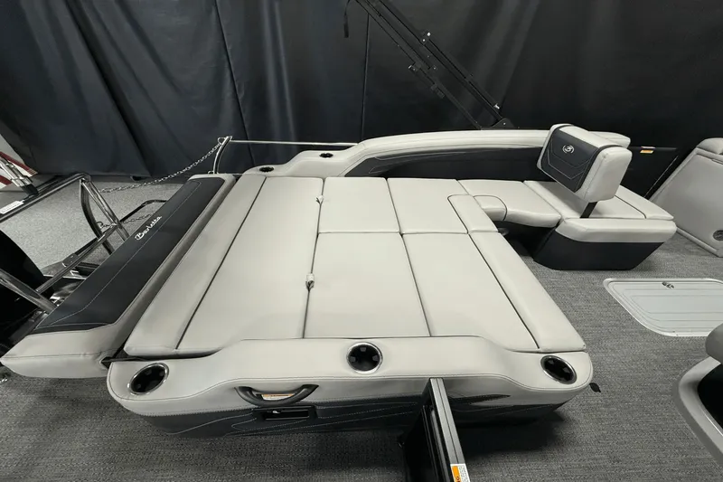 Slide: The Image of Barletta Cabrio 22 U 2026 - 27