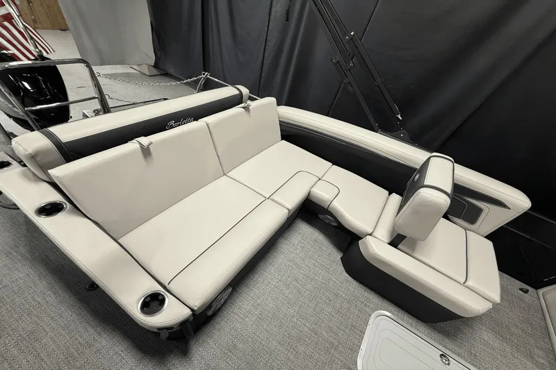 Slide: The Image of Barletta Cabrio 22 U 2026 - 28