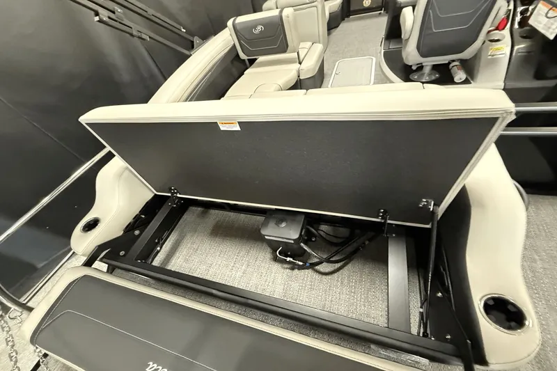 Slide: The Image of Barletta Cabrio 22 U 2026 - 36