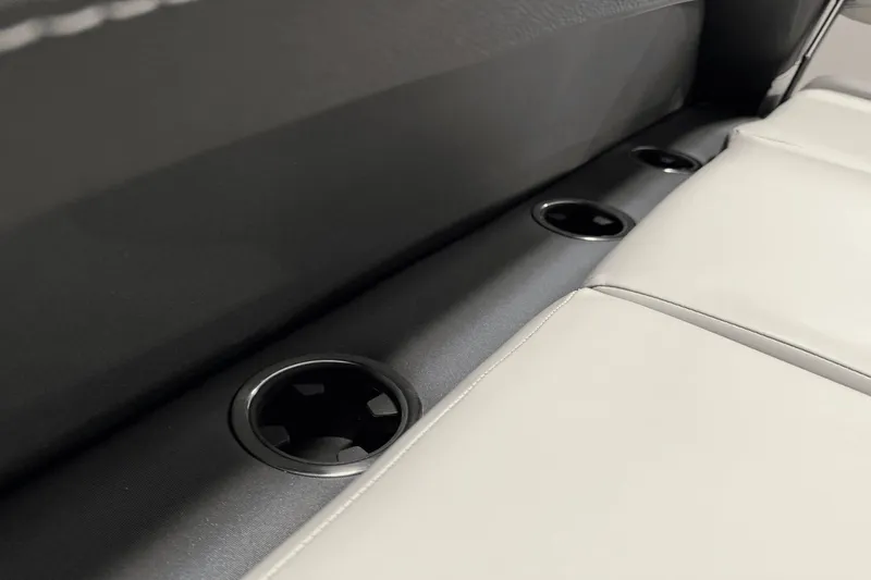 Slide: The Image of Barletta Cabrio 22 U 2026 - 42