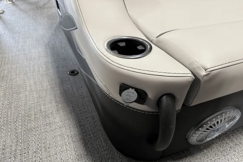 Slide: The Image of Barletta Cabrio 22 U 2026 - 44