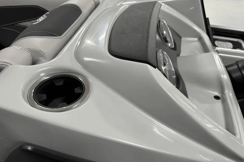 Slide: The Image of Barletta Cabrio 22 U 2026 - 60