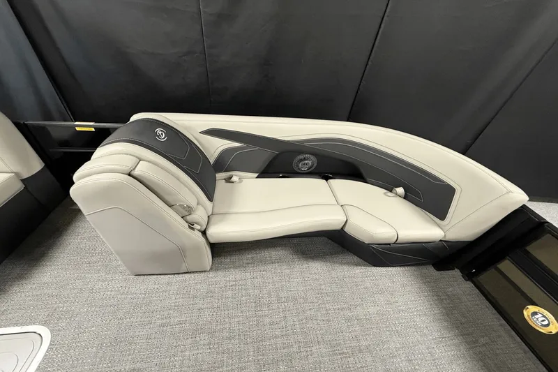 Slide: The Image of Barletta Cabrio 22 U 2026 - 72