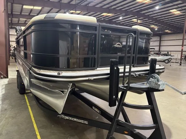 Slide: The Image of SunCatcher Select 324SS w/Yamaha 250 "SHO" No Trailer 2025 - 3