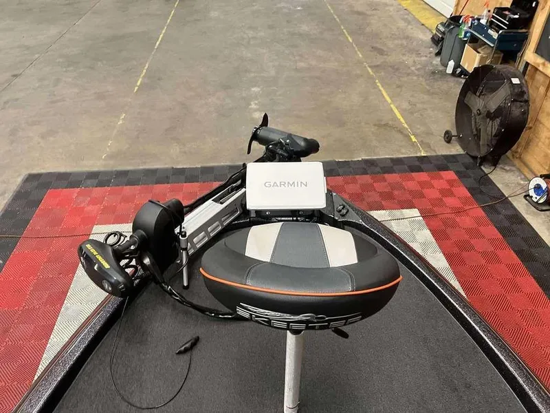 Slide: The Image of 2018 Skeeter ZX250 boat with Garmin equipment and Minn Kota trolling motor. - 5