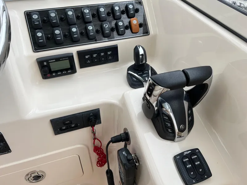 Slide: The Image of Helm Master Joystick Contriller - 10