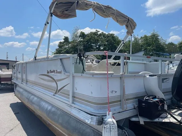 Slide: The Image of Crest FAMILY DL 2005 - 2