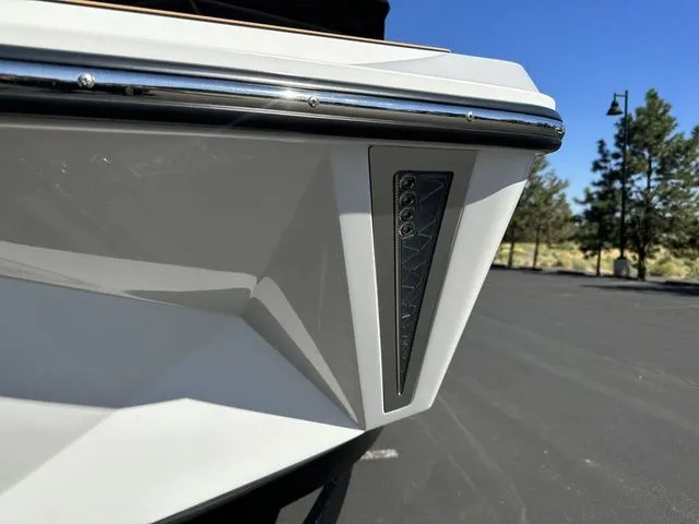 Slide: The Image of Nautique Super Air Nautique G23 2026 - 16